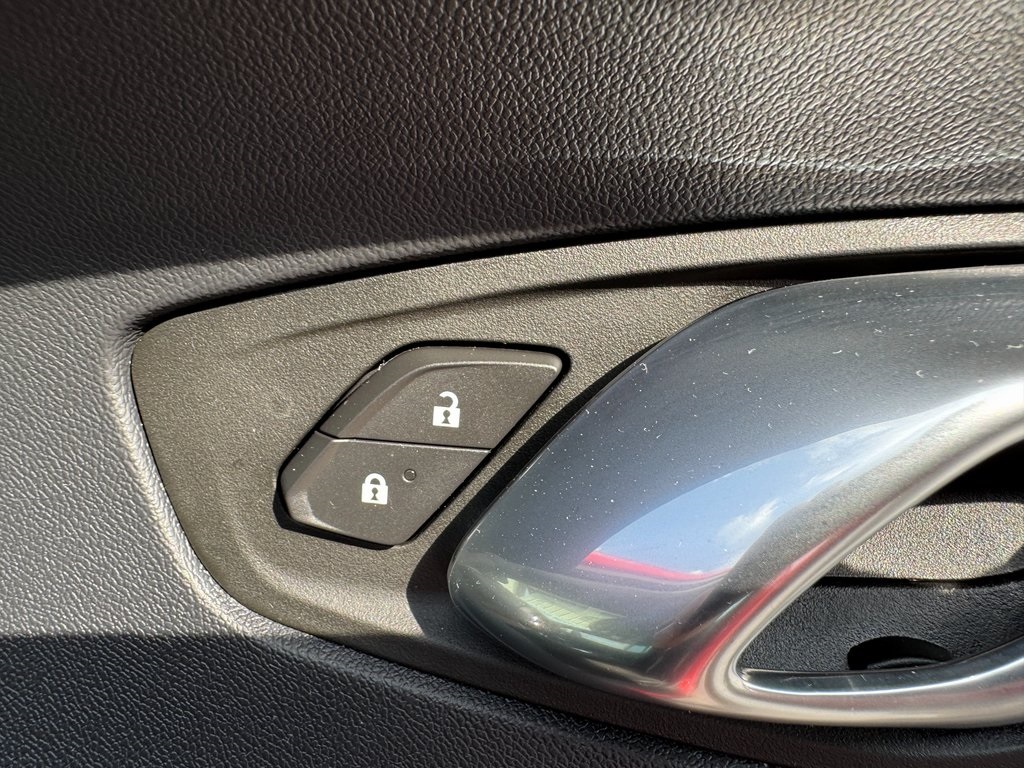 2023 Chevrolet Camaro LT1 photo 31
