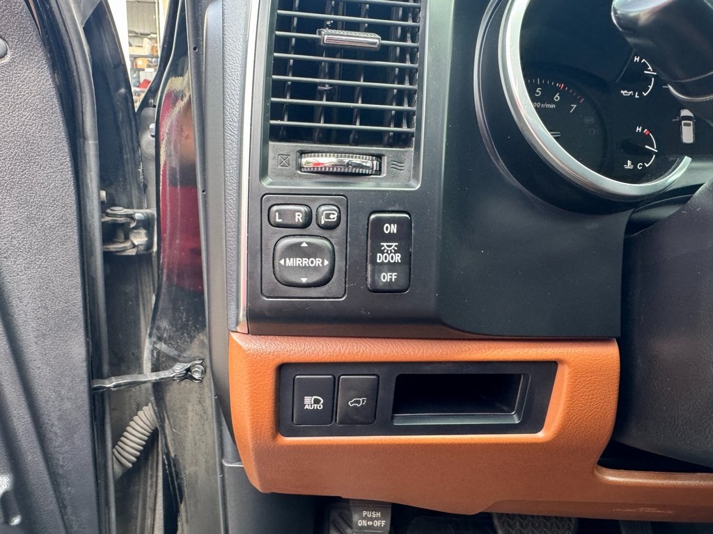 2018 Toyota Sequoia Platinum photo 13