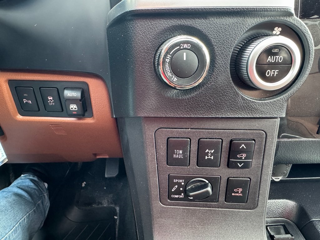 2018 Toyota Sequoia Platinum photo 21