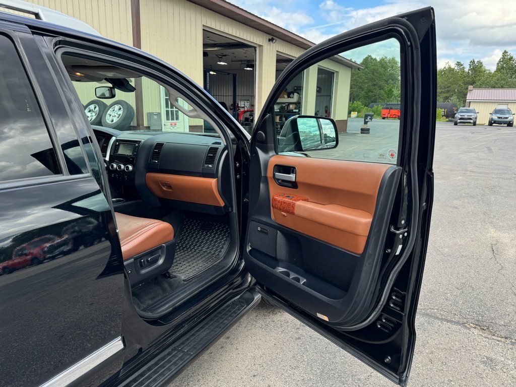 2018 Toyota Sequoia Platinum photo 38