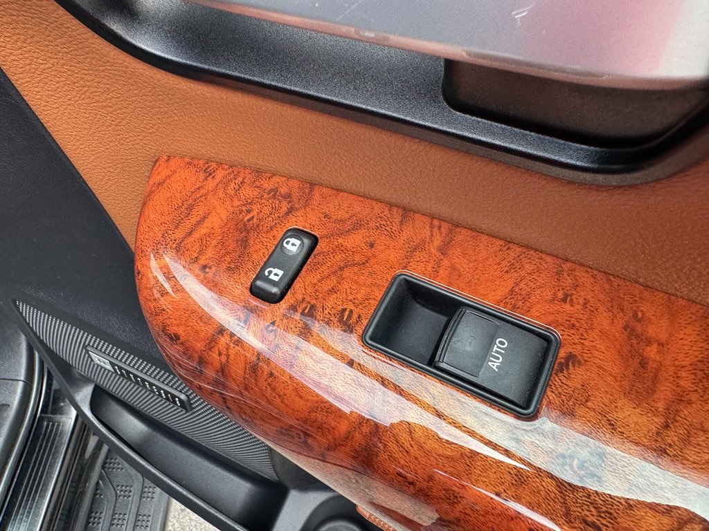 2018 Toyota Sequoia Platinum photo 40