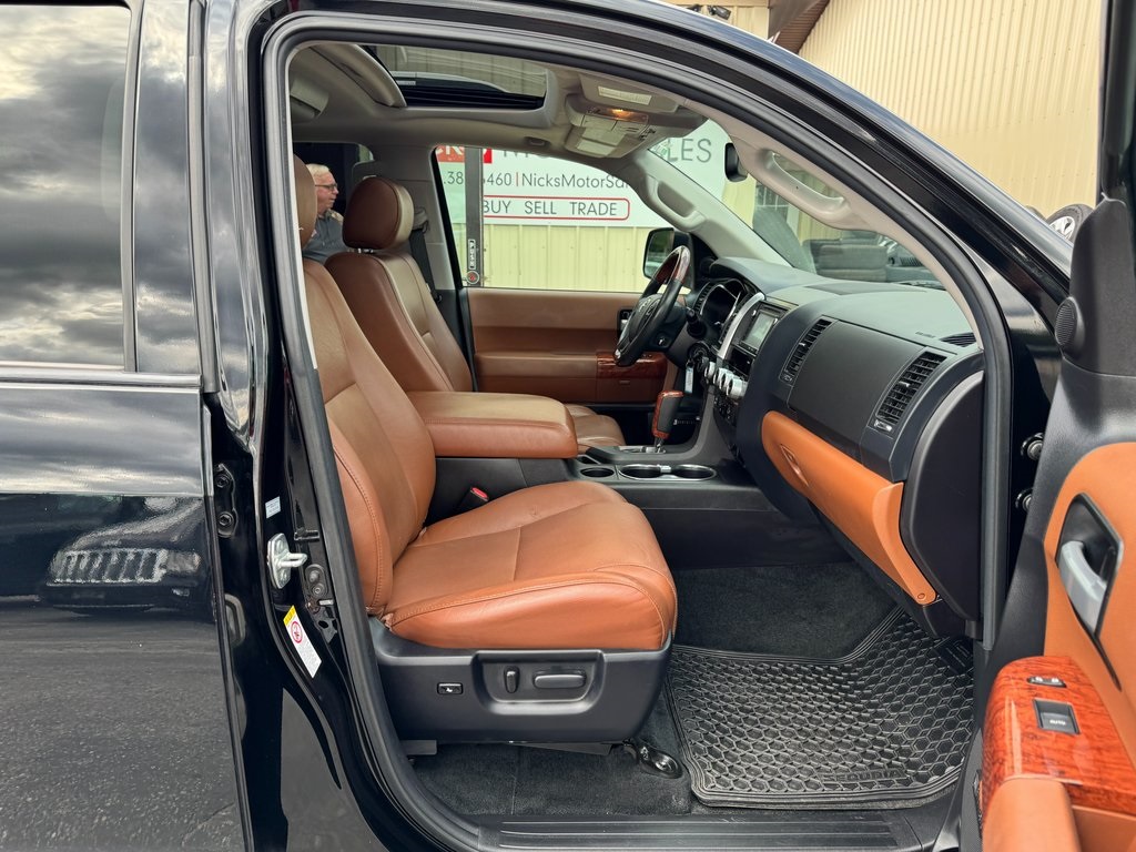 2018 Toyota Sequoia Platinum photo 41