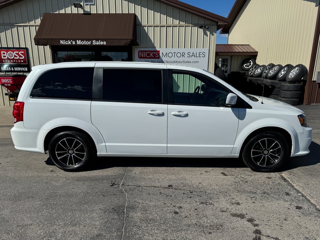 2019 Dodge Grand Caravan GT photo 2