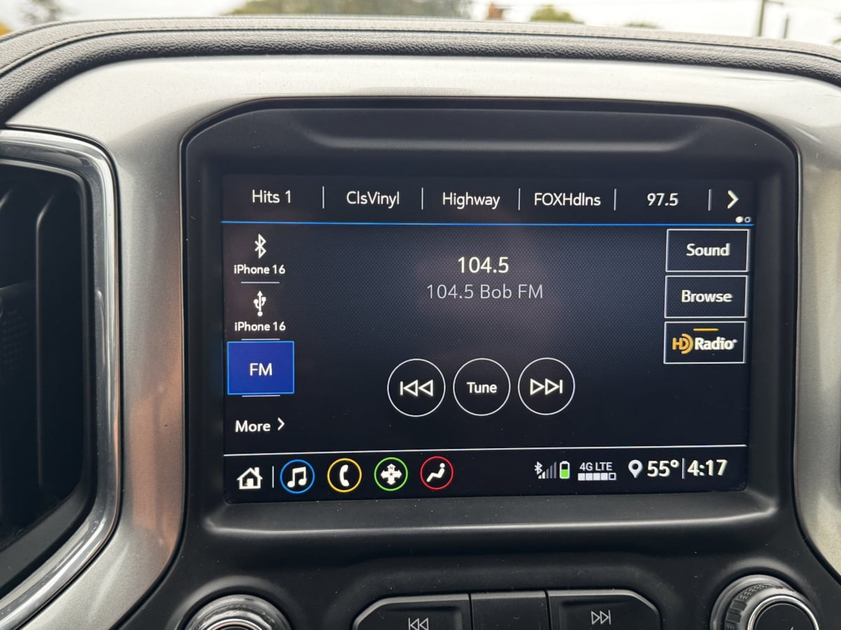 Photo 18 of this Chevrolet Silverado 2500HD