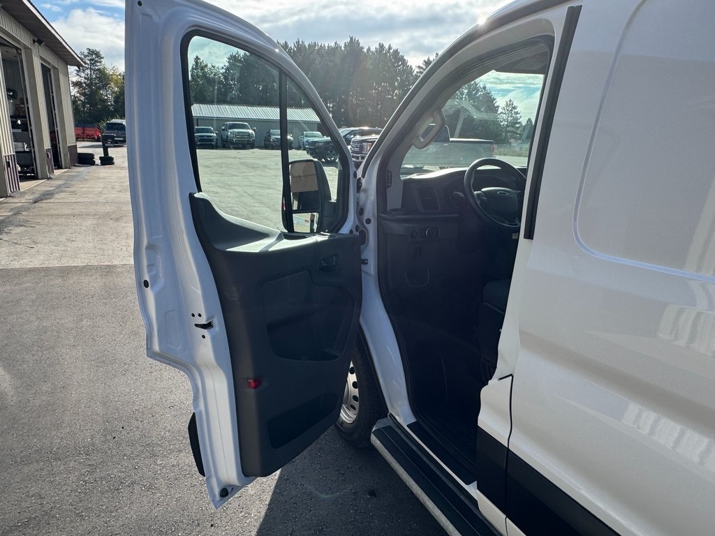 2023 Ford Transit Cargo Van photo 9