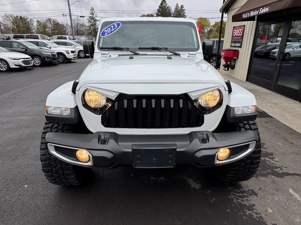 2023 Jeep Wrangler Sahara photo 2