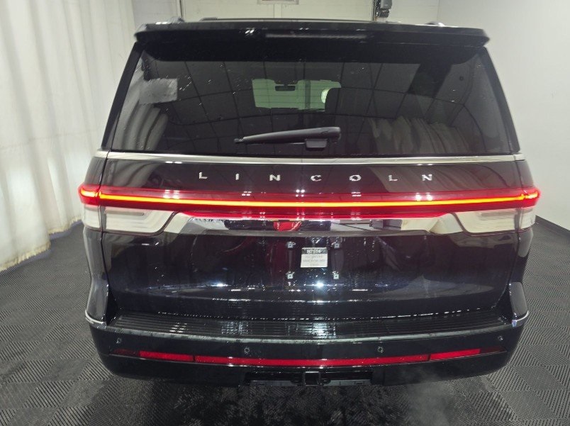 2022 Lincoln Navigator L Reserve photo 3