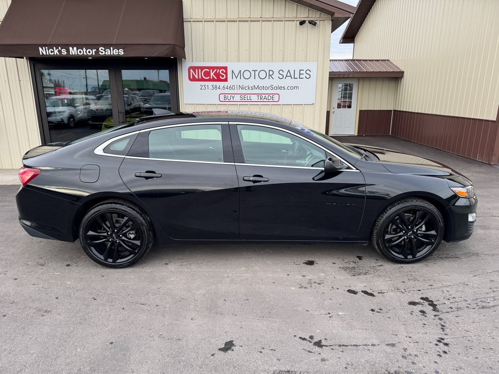 2024 Chevrolet Malibu 1LT photo 2