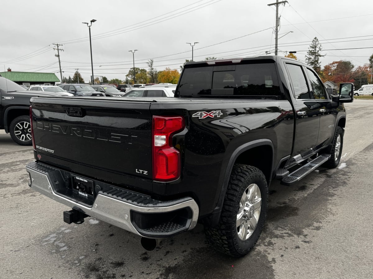 Photo 6 of this Chevrolet Silverado 2500HD