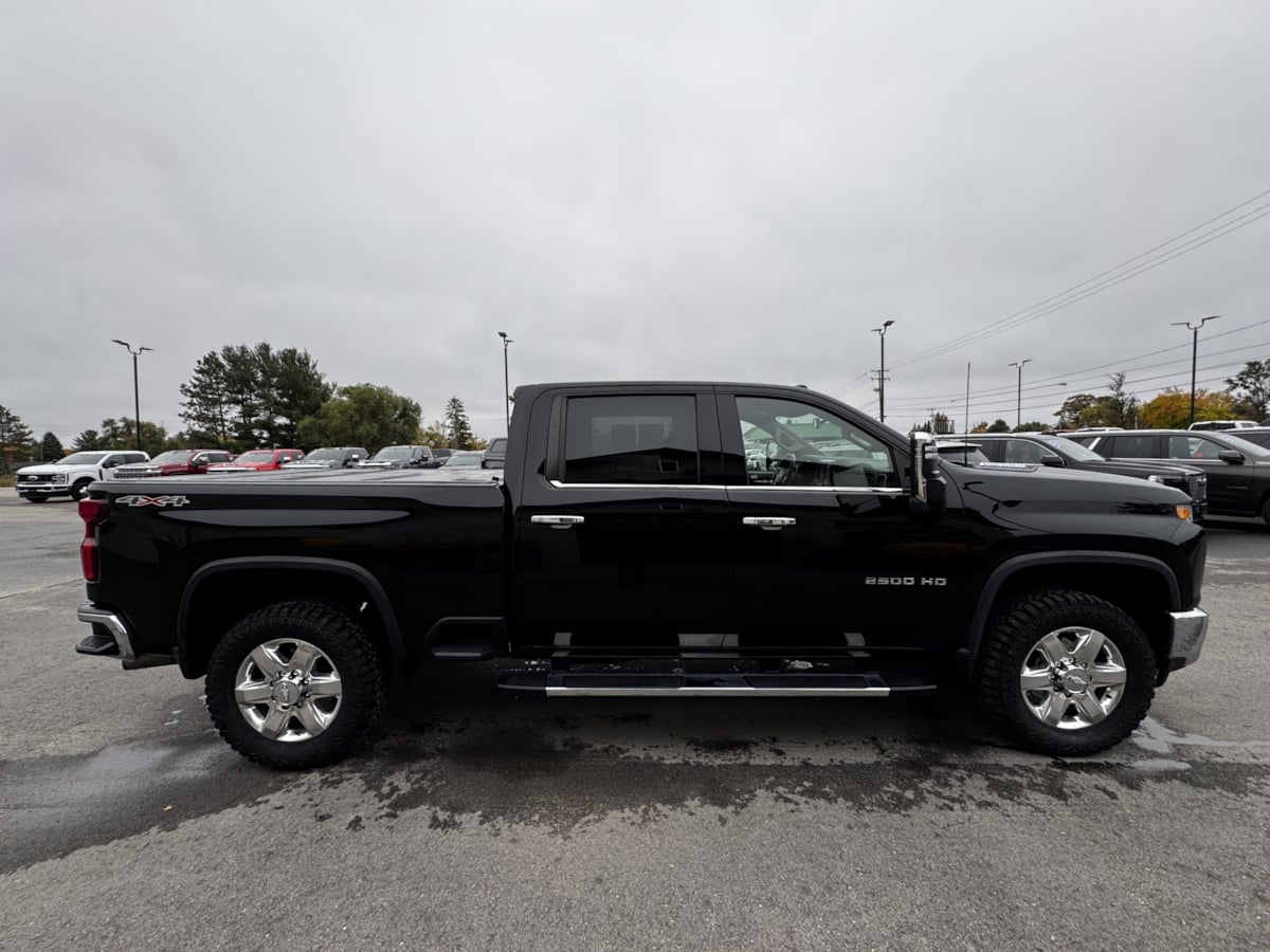 Photo 7 of this Chevrolet Silverado 2500HD
