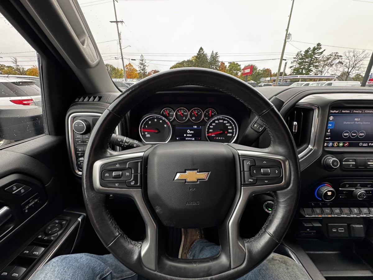 Photo 13 of this Chevrolet Silverado 2500HD