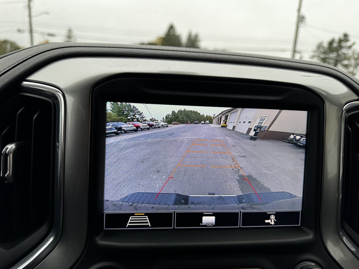Photo 19 of this Chevrolet Silverado 2500HD