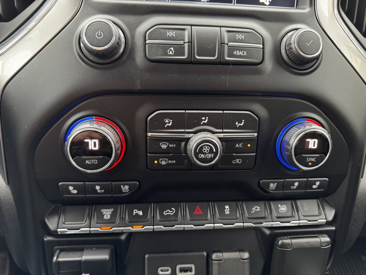 Photo 20 of this Chevrolet Silverado 2500HD
