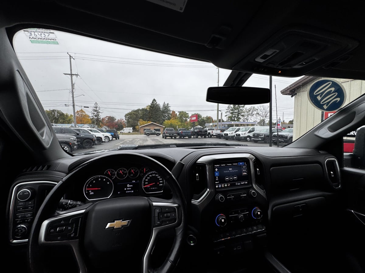 Photo 25 of this Chevrolet Silverado 2500HD