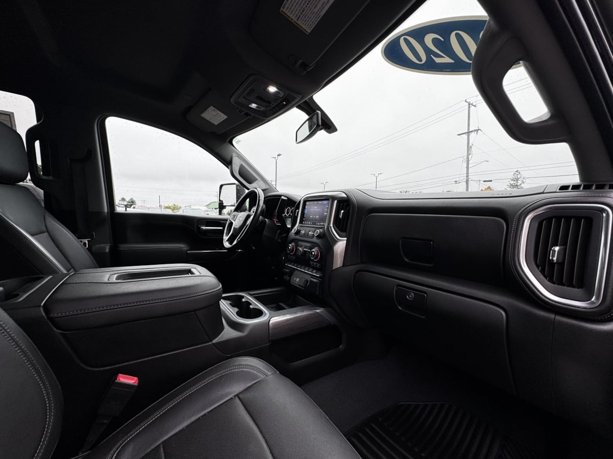 Photo 29 of this Chevrolet Silverado 2500HD