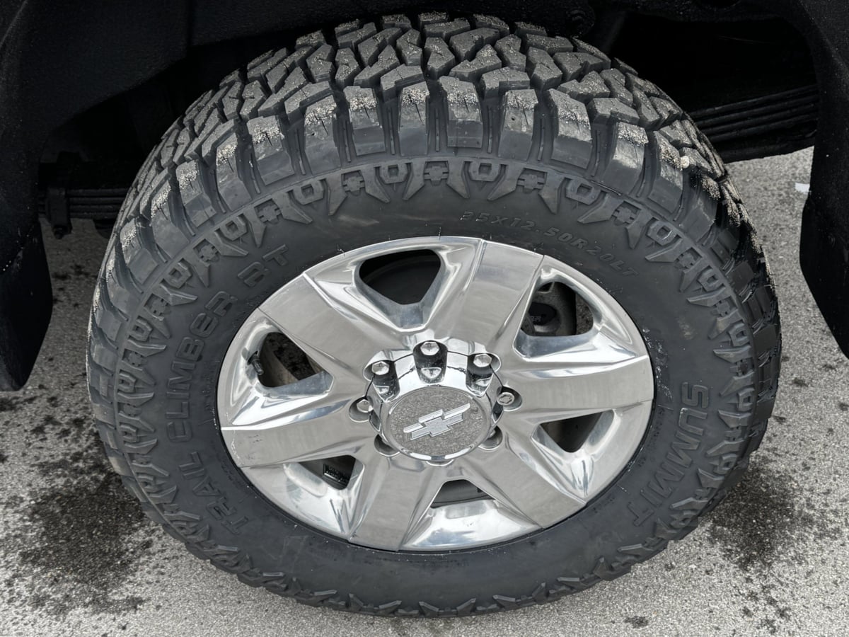 Photo 46 of this Chevrolet Silverado 2500HD