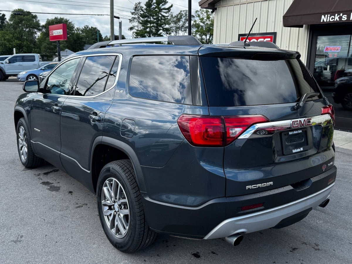 GMC Acadia photo 4