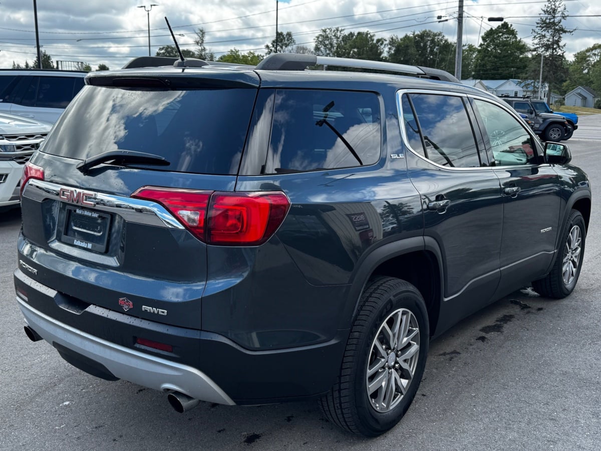 GMC Acadia photo 6