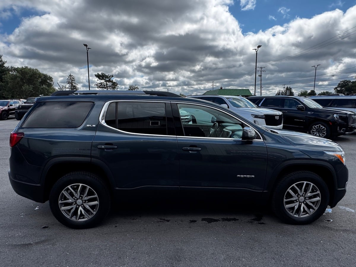 GMC Acadia photo 7