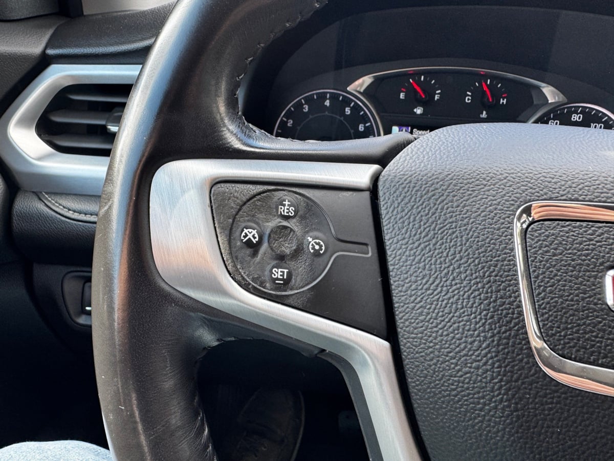 GMC Acadia photo 15