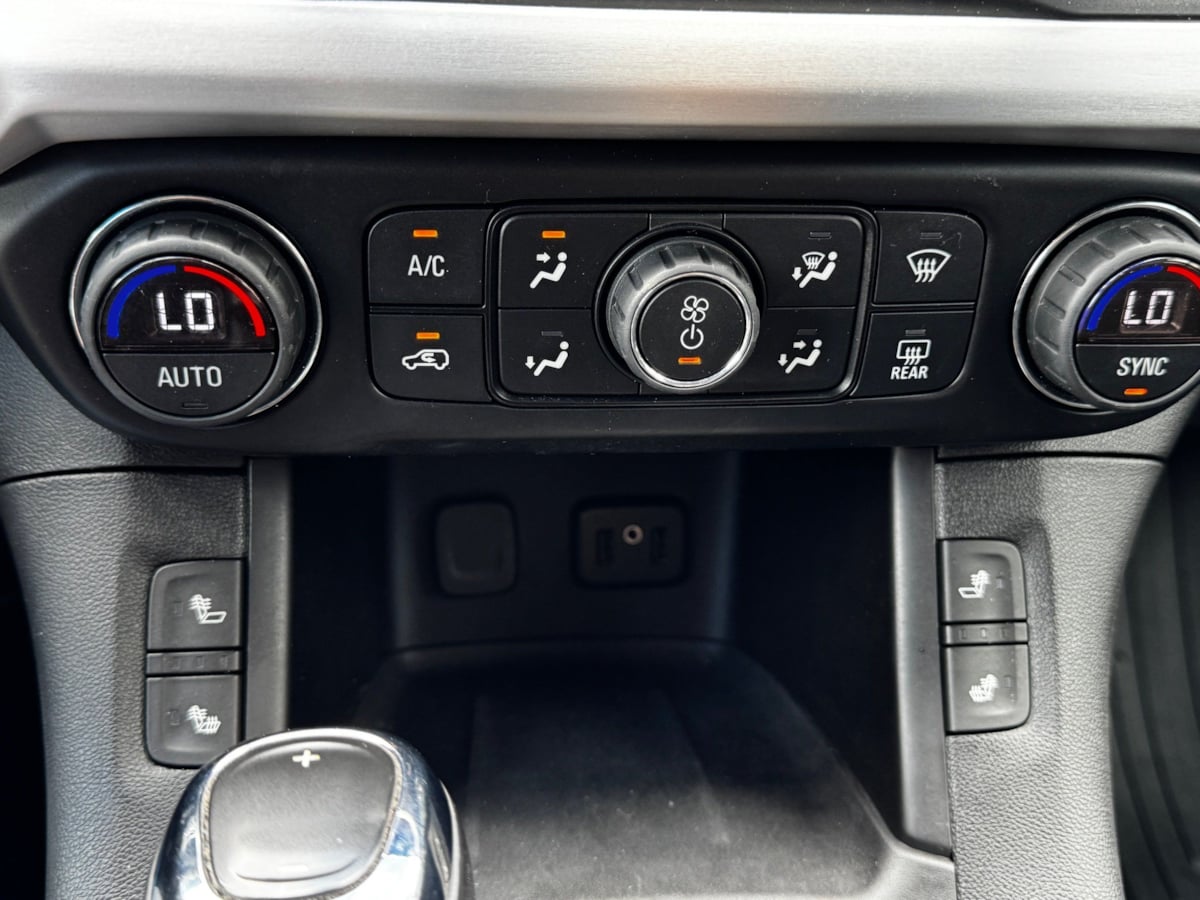 GMC Acadia photo 21