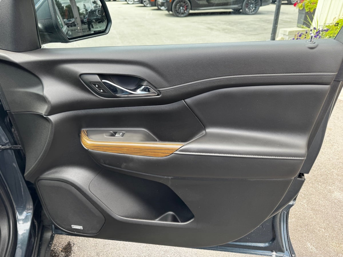GMC Acadia photo 27