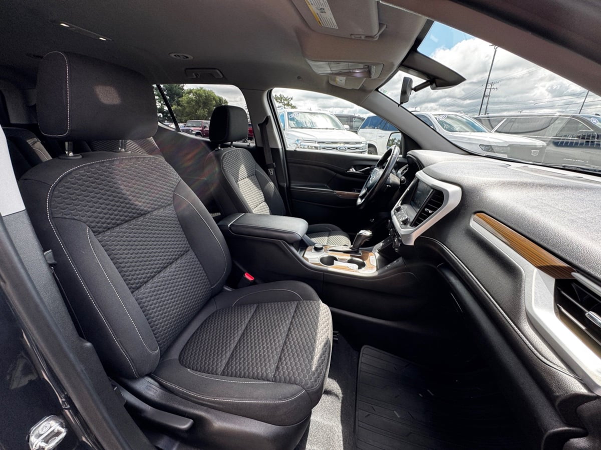 GMC Acadia photo 28