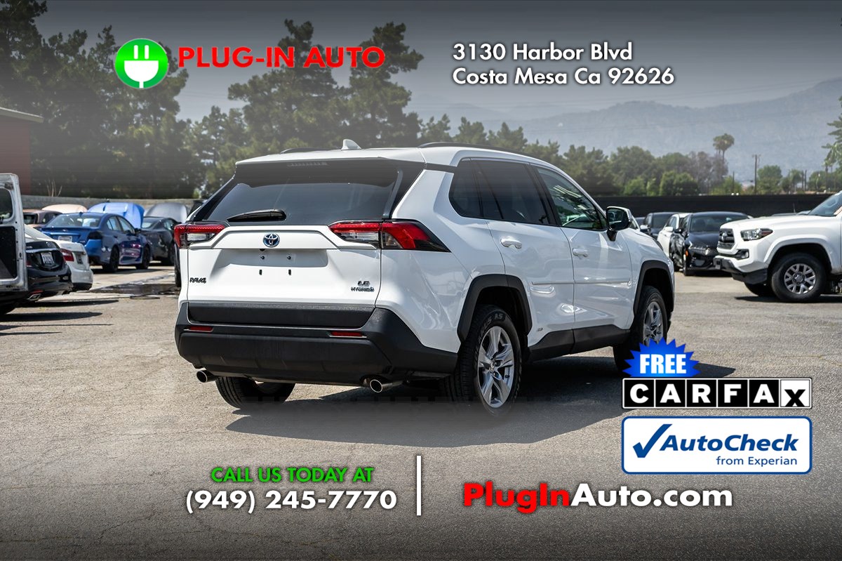 2023 Toyota RAV4 Hybrid LE photo 3