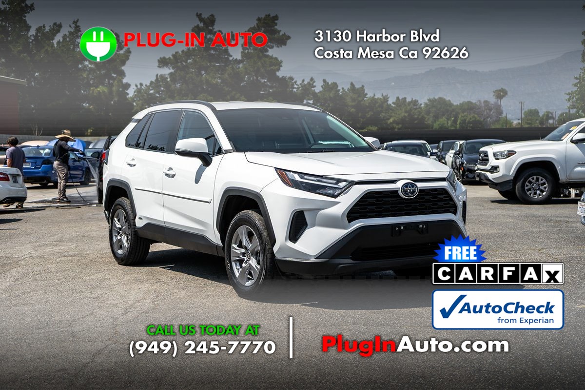 2023 Toyota RAV4 Hybrid LE photo 2