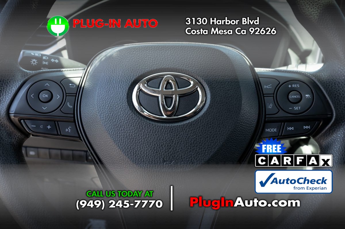2023 Toyota RAV4 Hybrid XLE photo 18