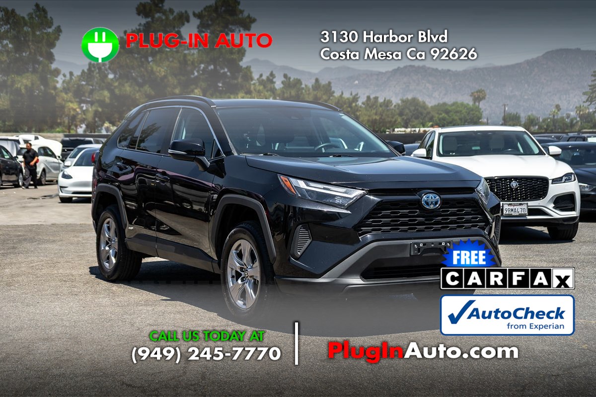 2023 Toyota RAV4 Hybrid XLE photo 3