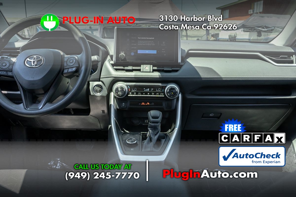 2023 Toyota RAV4 Hybrid XLE photo 14