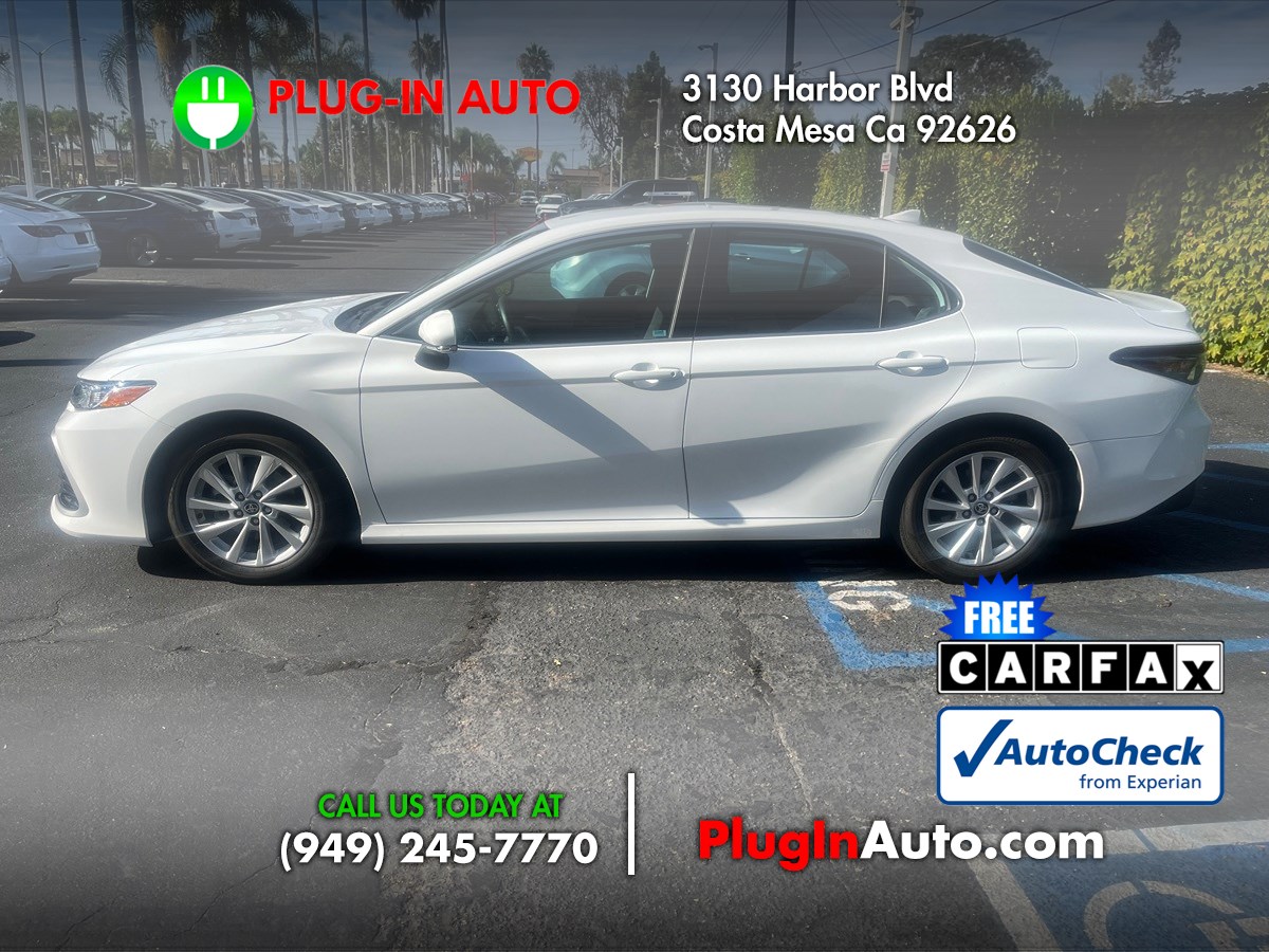 2024 Toyota Camry LE photo 2