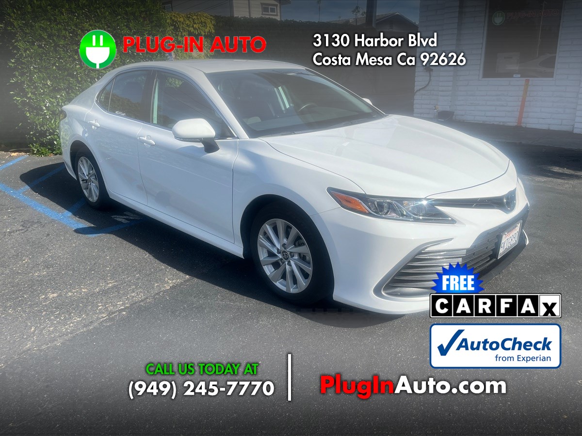 2024 Toyota Camry LE photo 3