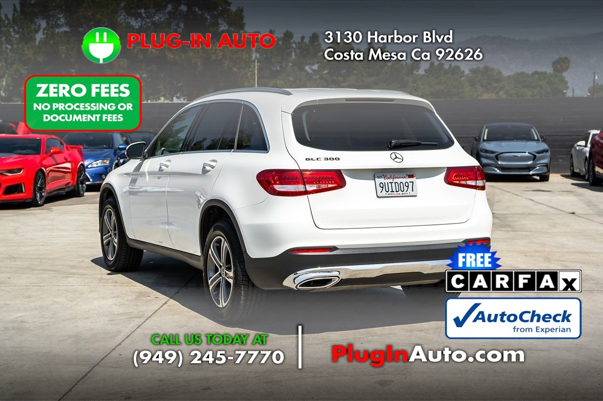 Photo 2 of this Mercedes-Benz GLC 300