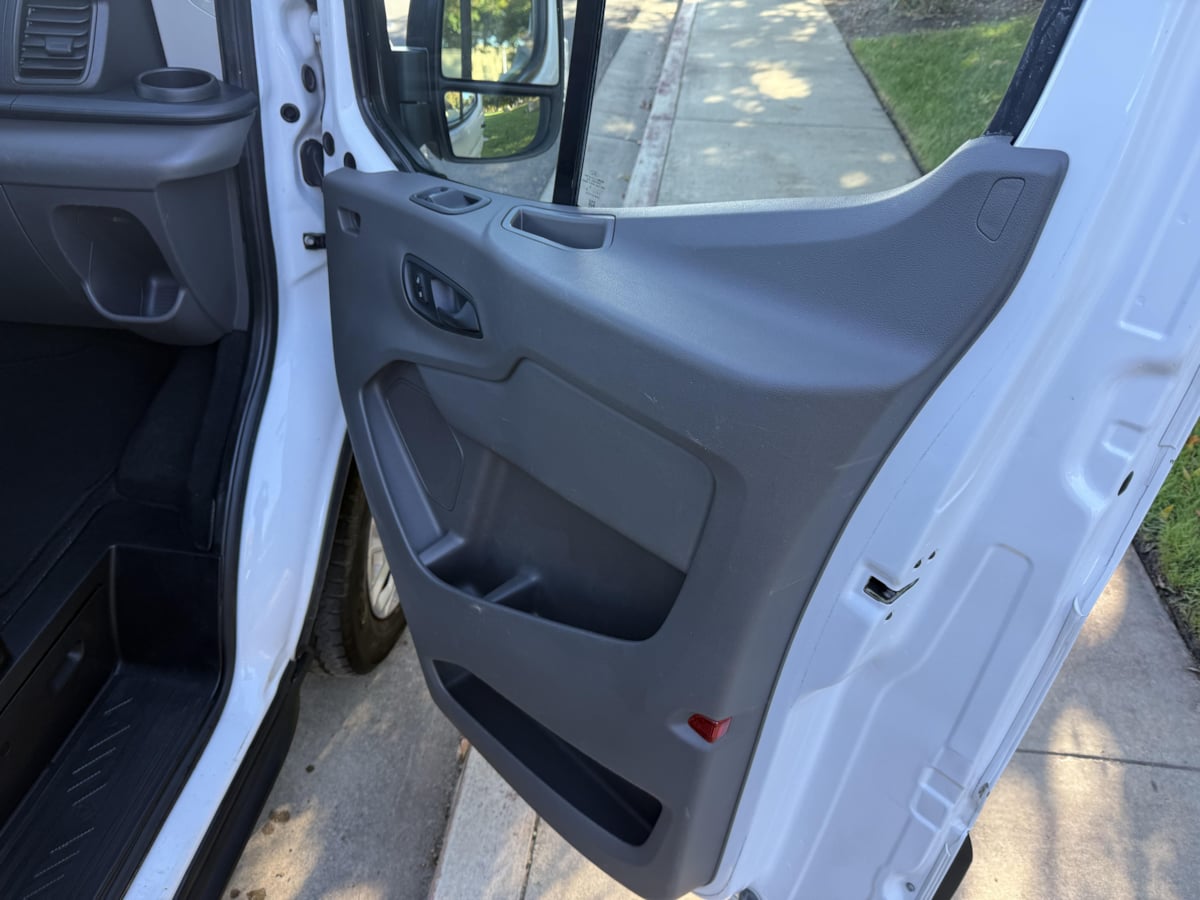 2021 Ford Transit Passenger Van XLT - Photo 7