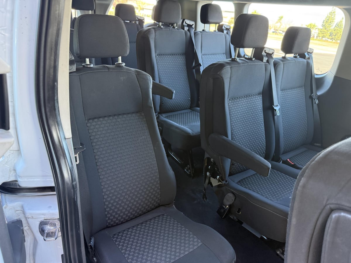 2021 Ford Transit Passenger Van XLT - Photo 10