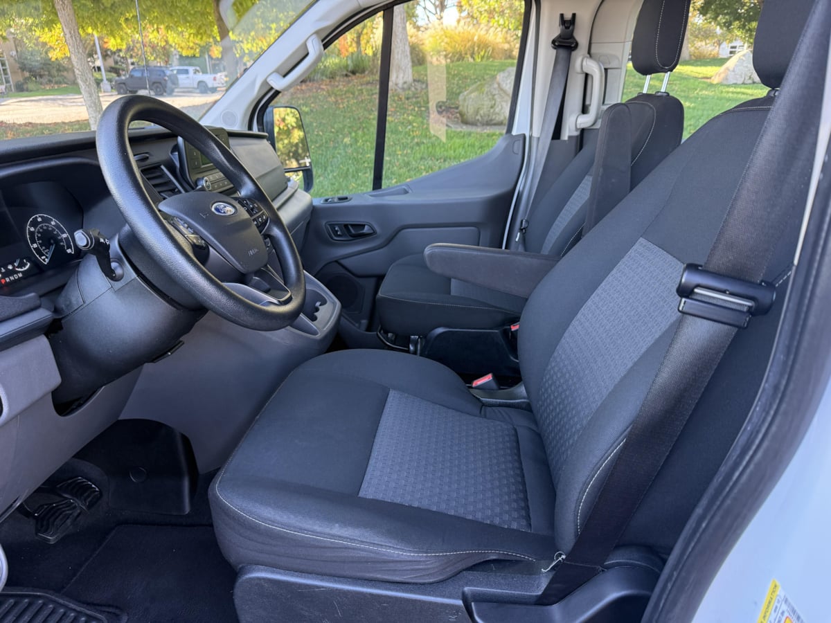 2021 Ford Transit Passenger Van XLT - Photo 16
