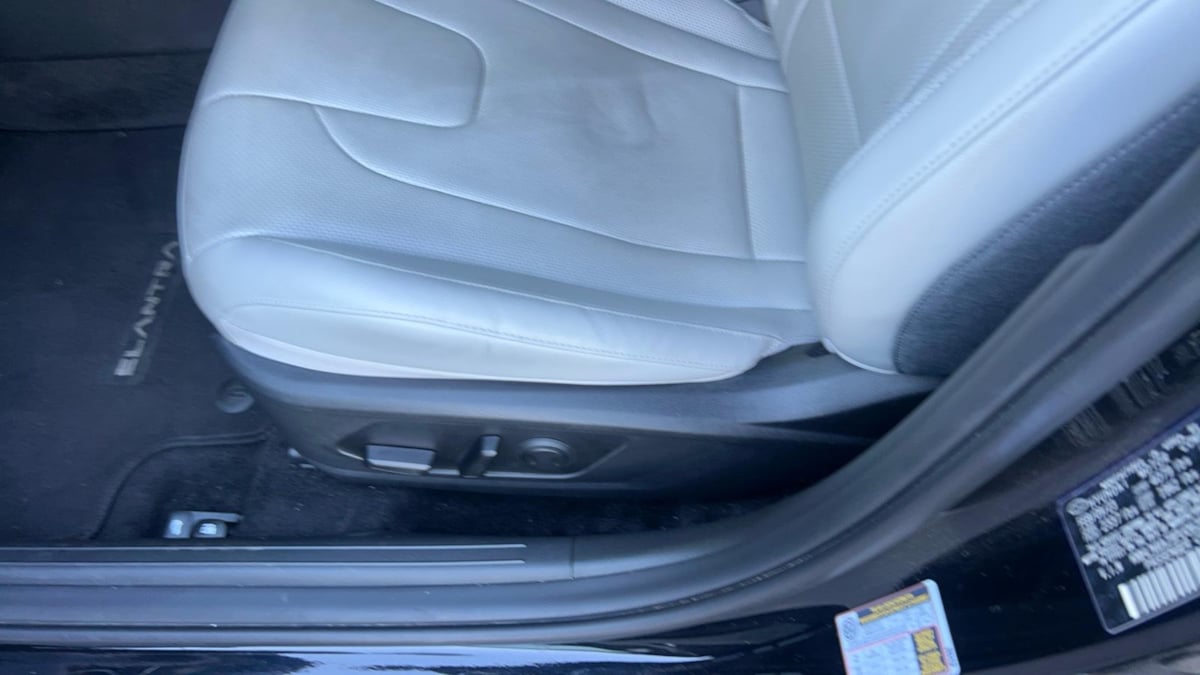 2023 Hyundai Elantra Limited - Photo 9