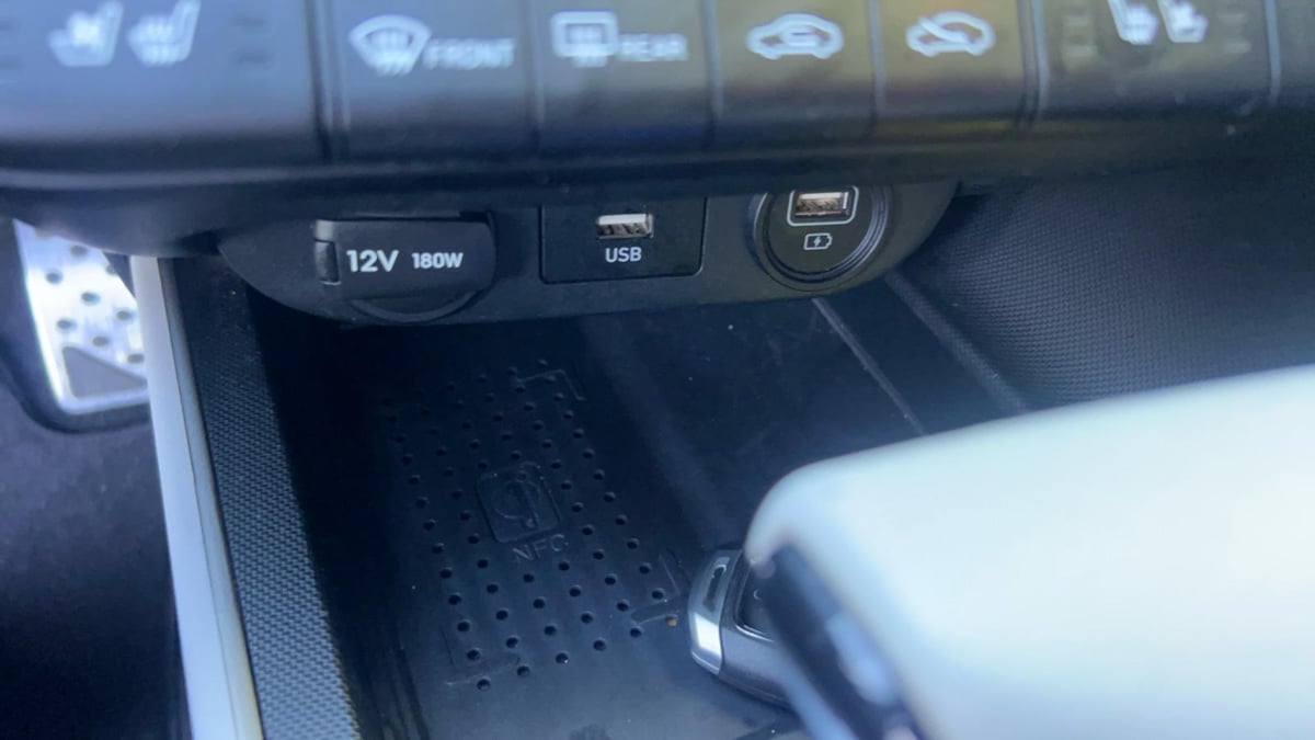 2023 Hyundai Elantra Limited - Photo 20