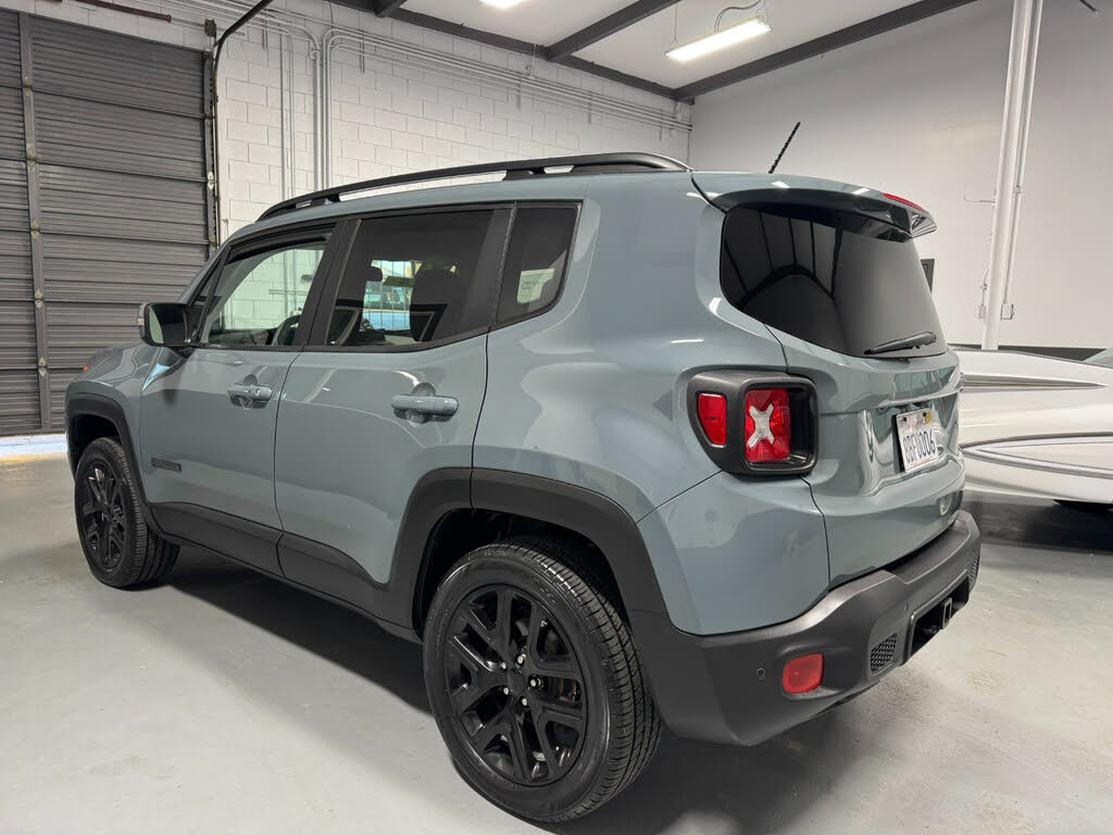 2017 Jeep Renegade Latitude North Edition photo 6