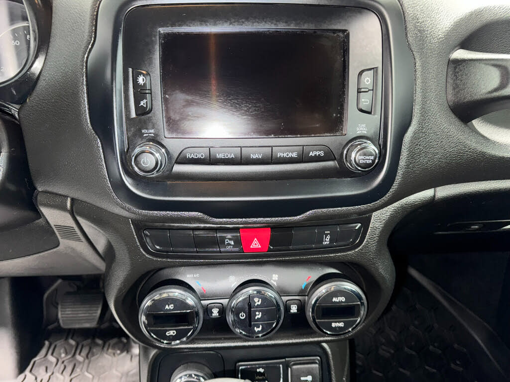 2017 Jeep Renegade Latitude North Edition photo 17