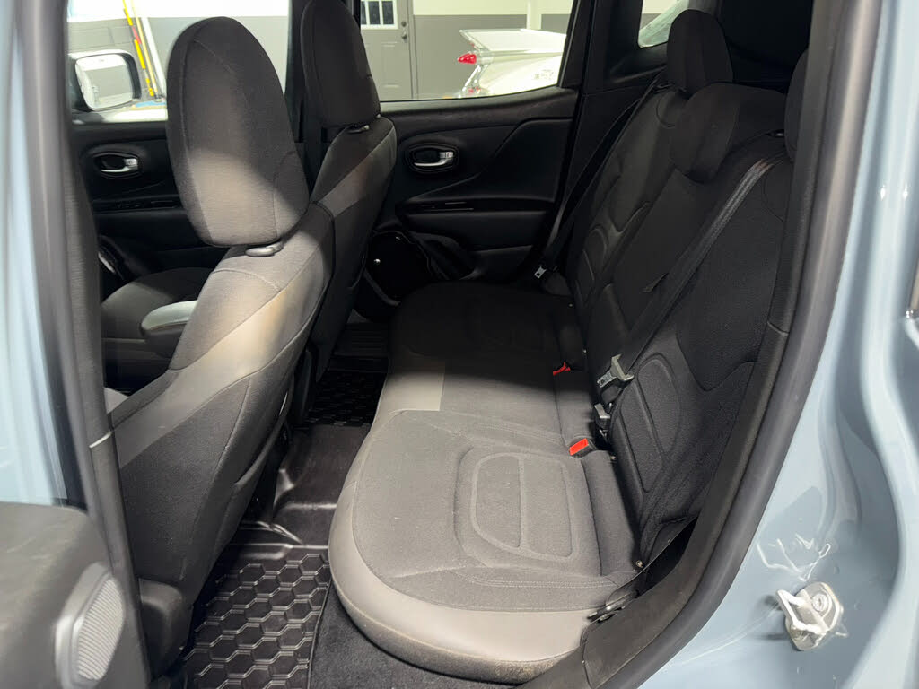2017 Jeep Renegade Latitude North Edition photo 19