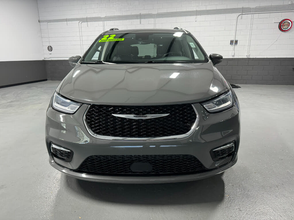 2022 Chrysler Pacifica Touring L photo 8