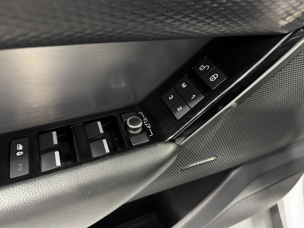 2020 Land Rover Range Rover Velar R-Dynamic S photo 12