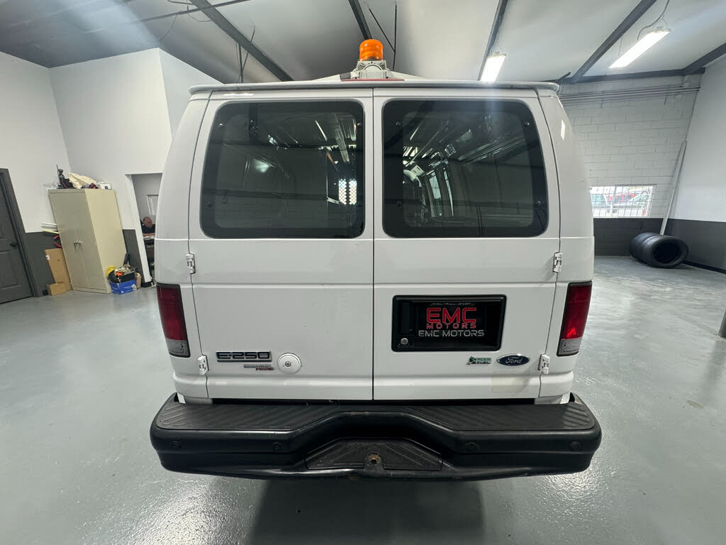 2011 Ford E-250 photo 4