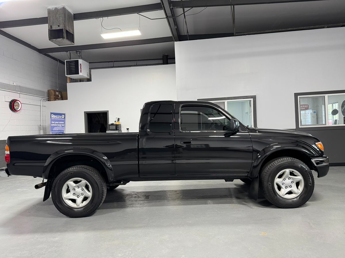 2001 Toyota Tacoma XtraCab V6 4x4 photo 3