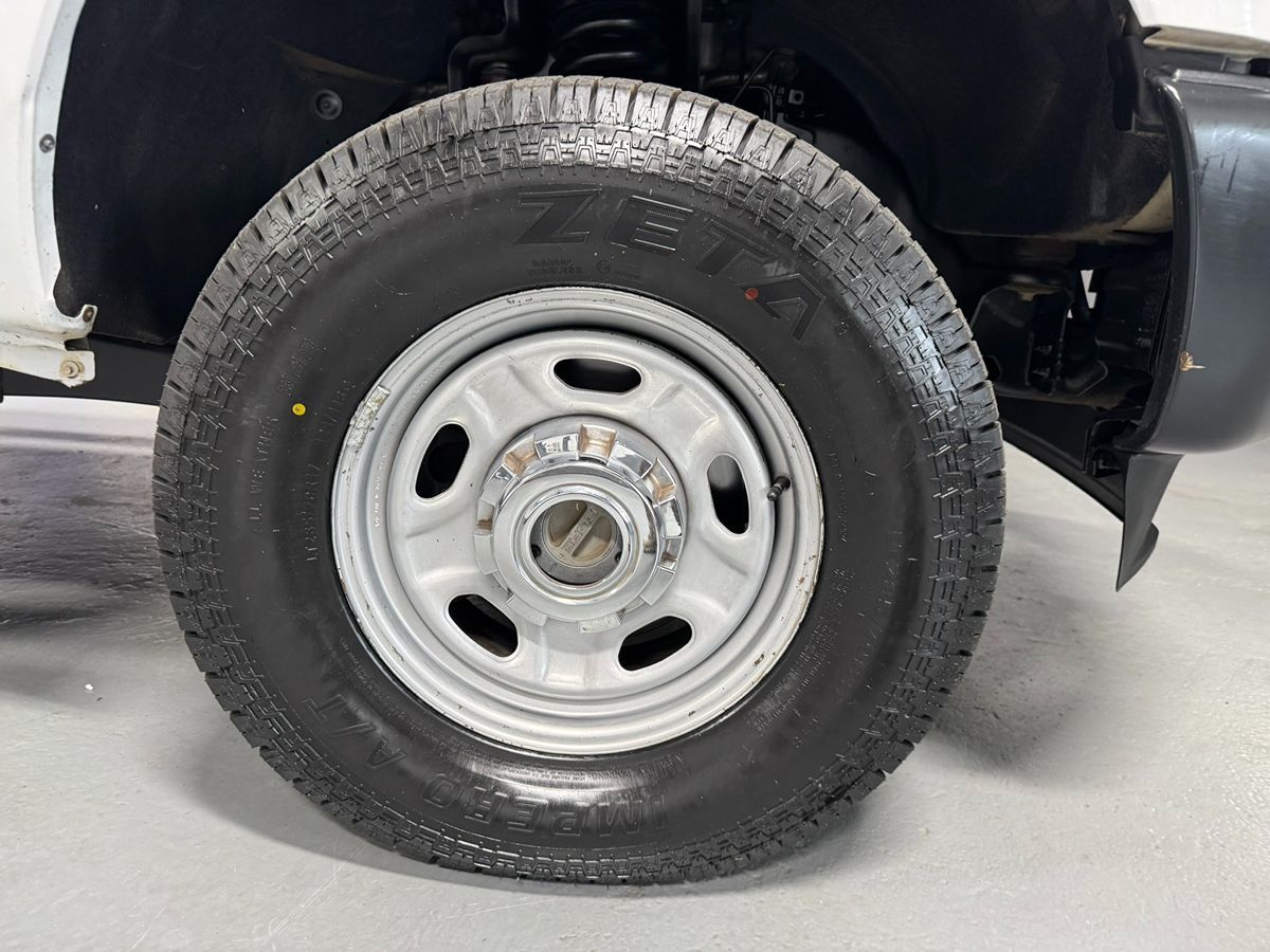 2011 Ford F-350 XL photo 2
