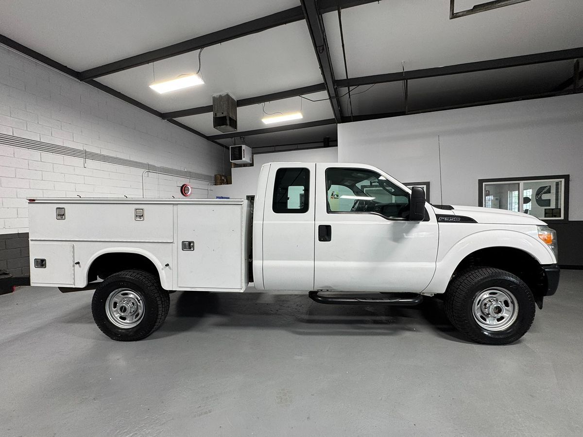 2011 Ford F-350 XL photo 4