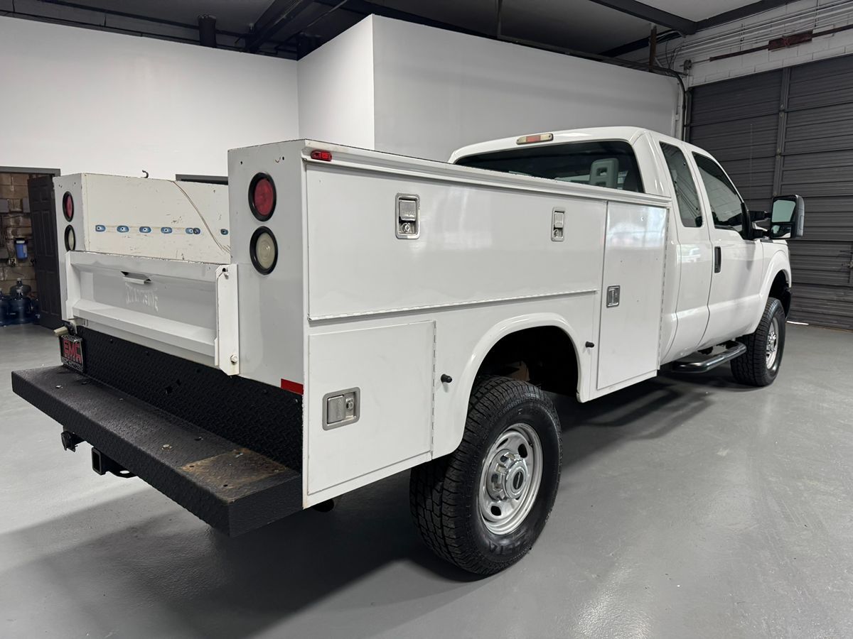 2011 Ford F-350 XL photo 5